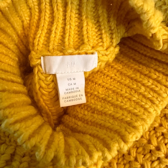 Super comfy, oversized yellow chunky-knit sweater (H&M) in like new condition! - Picture 6 of 7